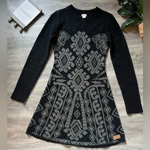 Element Eden long sleeve sweater fit and flare dress in gray and black. Size S